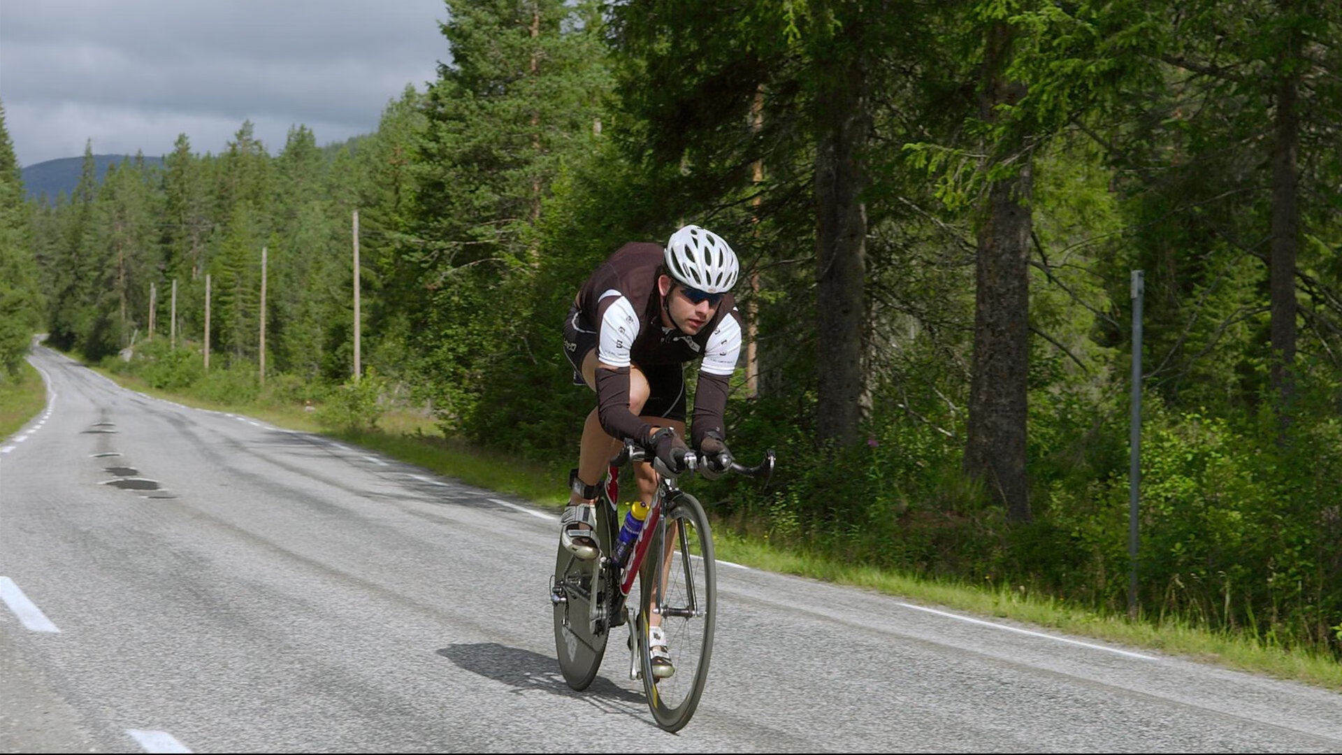 中国香港队在国际乒联混合团体世界杯中的团队协作与战略执行，香港乒乓球队厉害吗