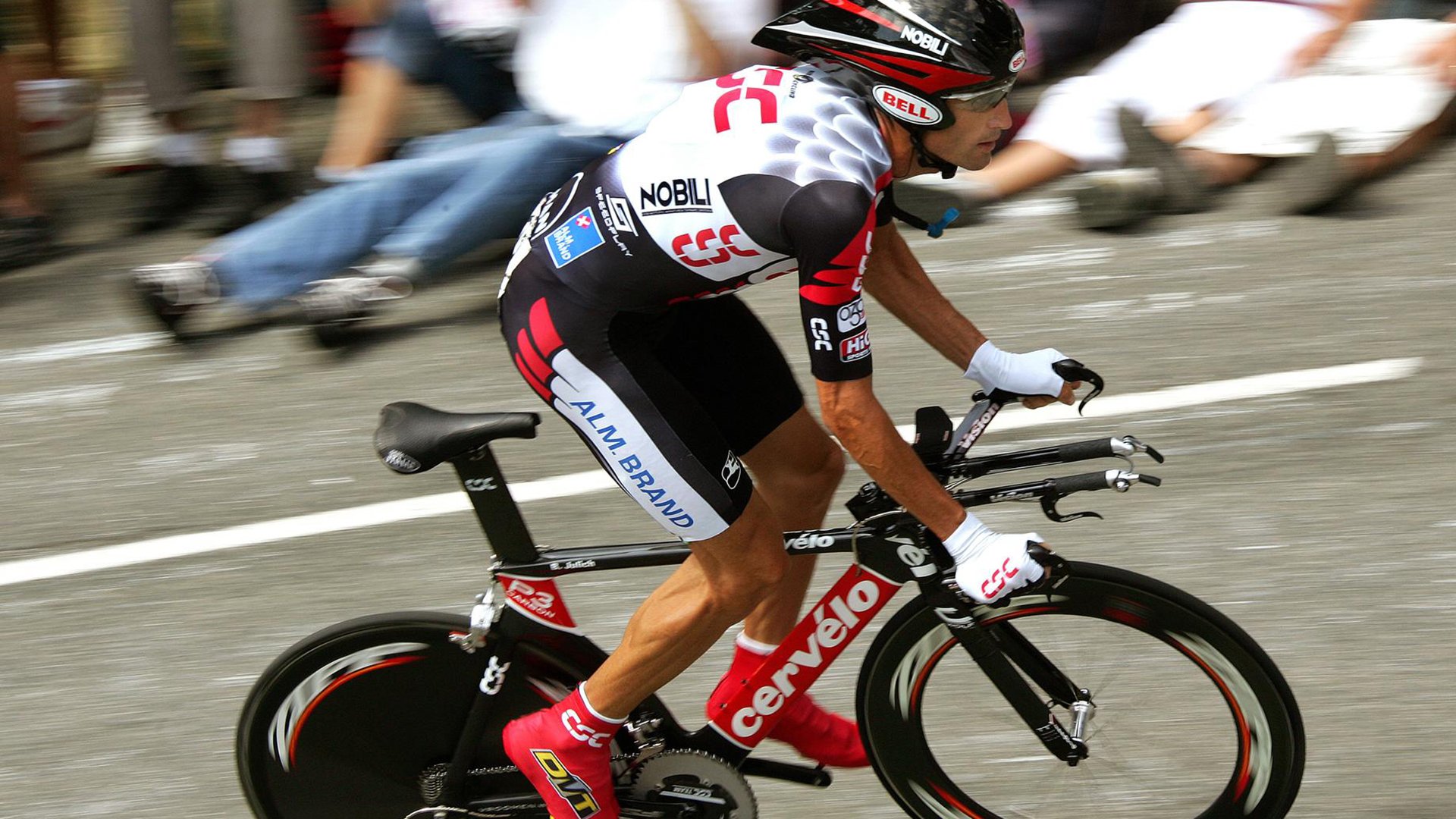 杰克·阿莱克西蝶泳比拼力压群雄